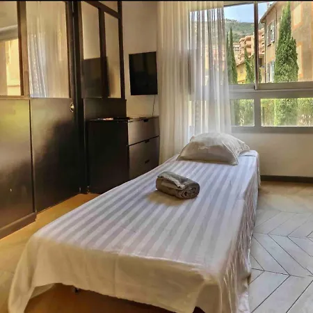 Beautiful Fully Renovated Centrally Located Apartment Monte Carlo